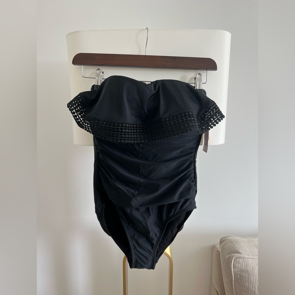 NEW- Kona Sol Strapless black bathing suit - size small (4-6)